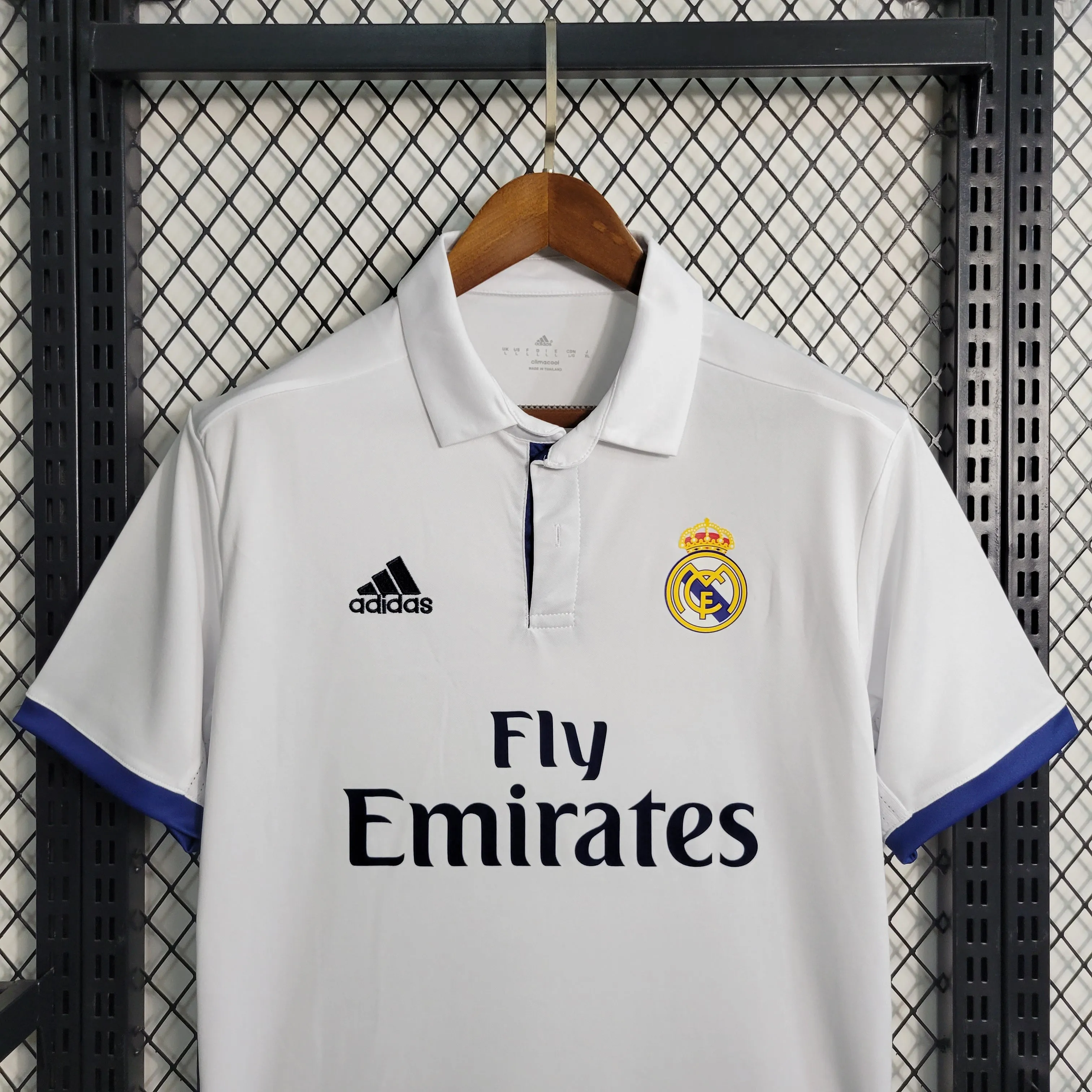 16-17 Real Madrid home Kit