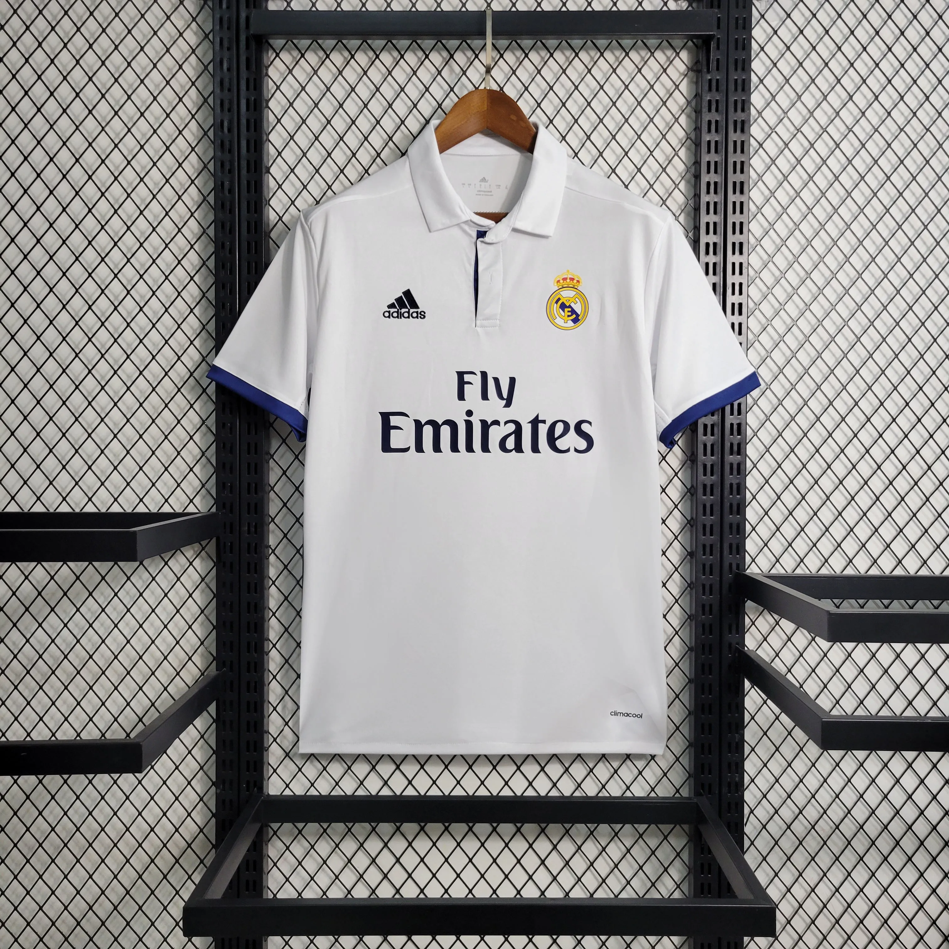 16-17 Real Madrid home Kit