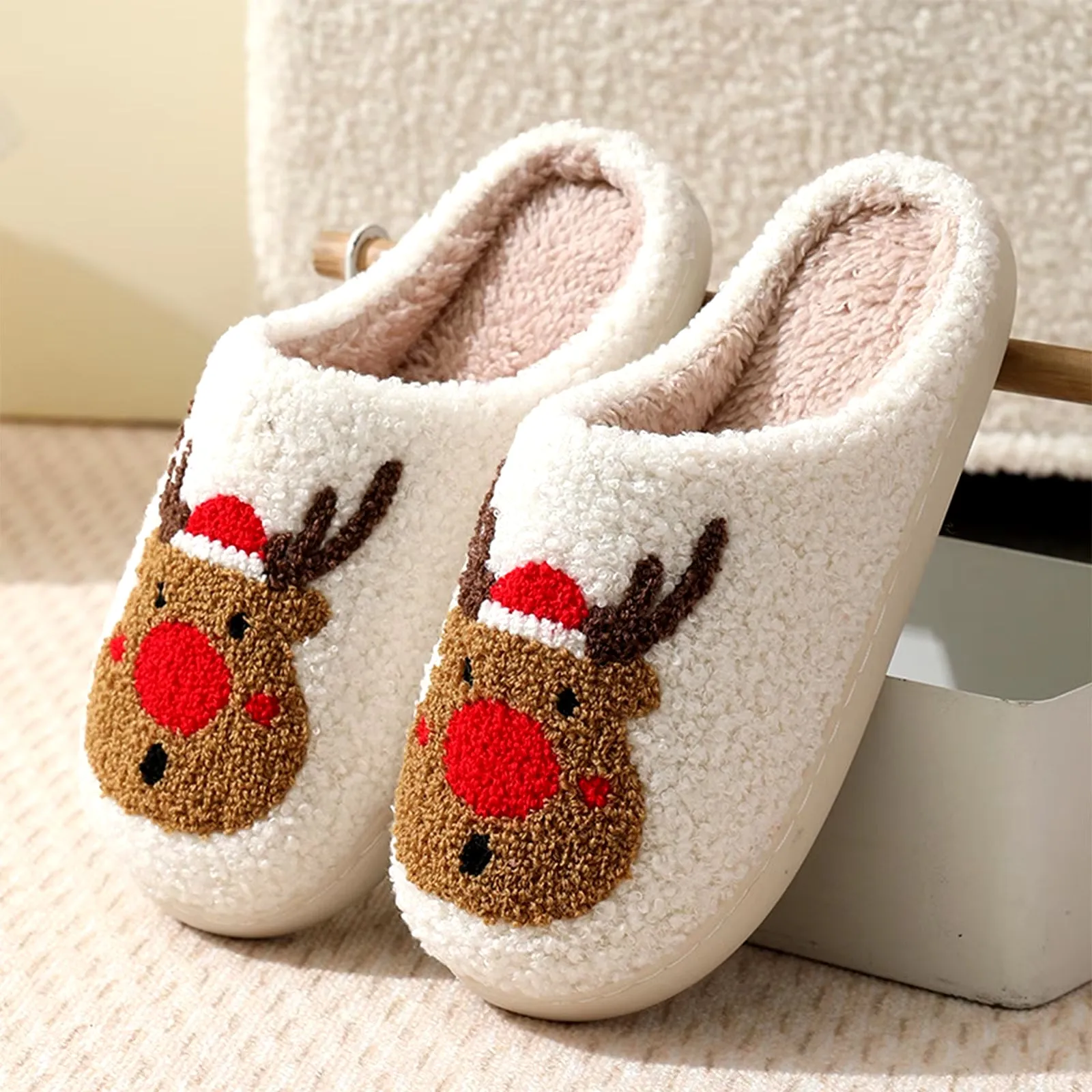 Christmas Slippers for Women Men Soft Plush Fuzzy Winter Holiday Slipper Retro Slippers Comfy Bedroom Christmas Slippers Outdoor