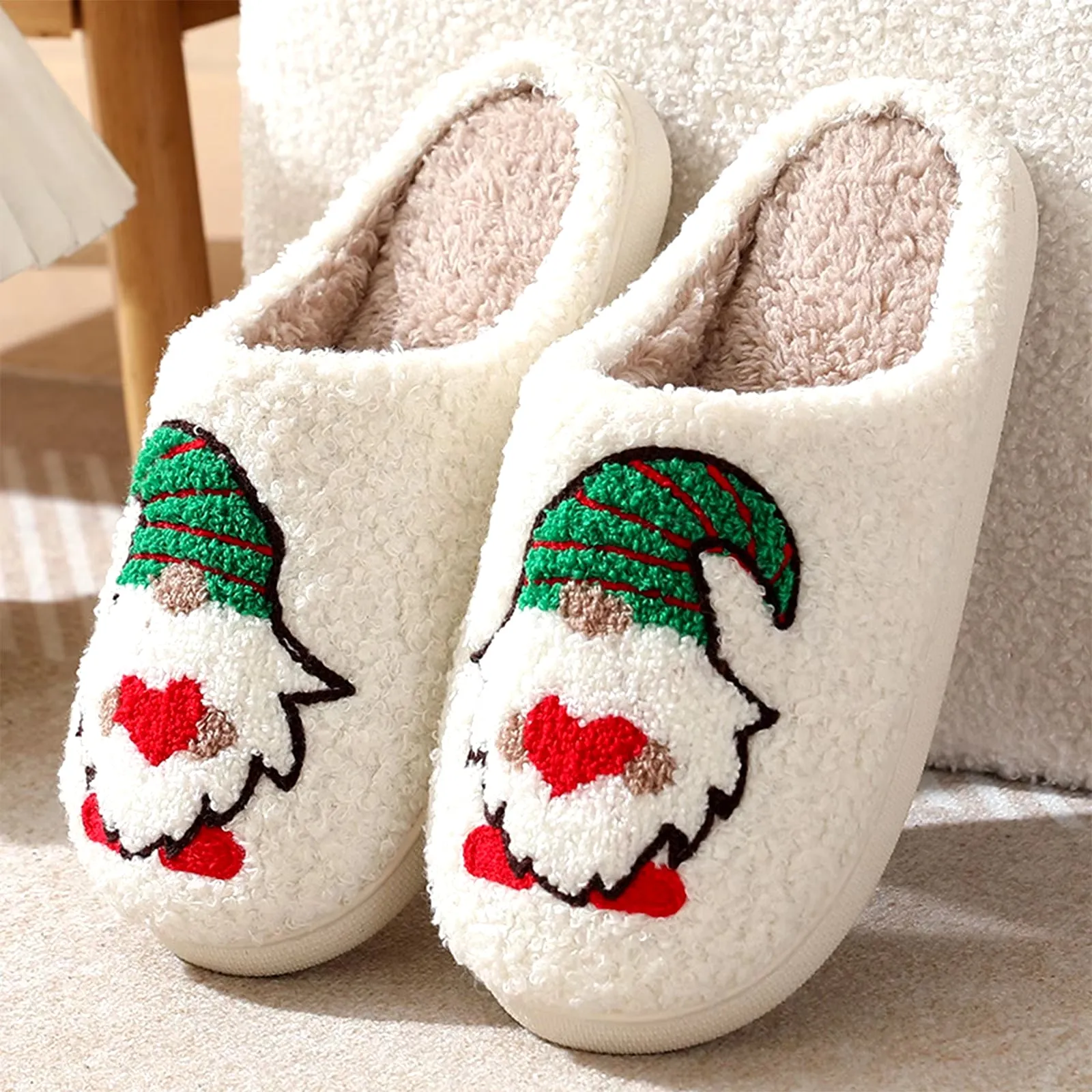 Christmas Slippers for Women Men Soft Plush Fuzzy Winter Holiday Slipper Retro Slippers Comfy Bedroom Christmas Slippers Outdoor