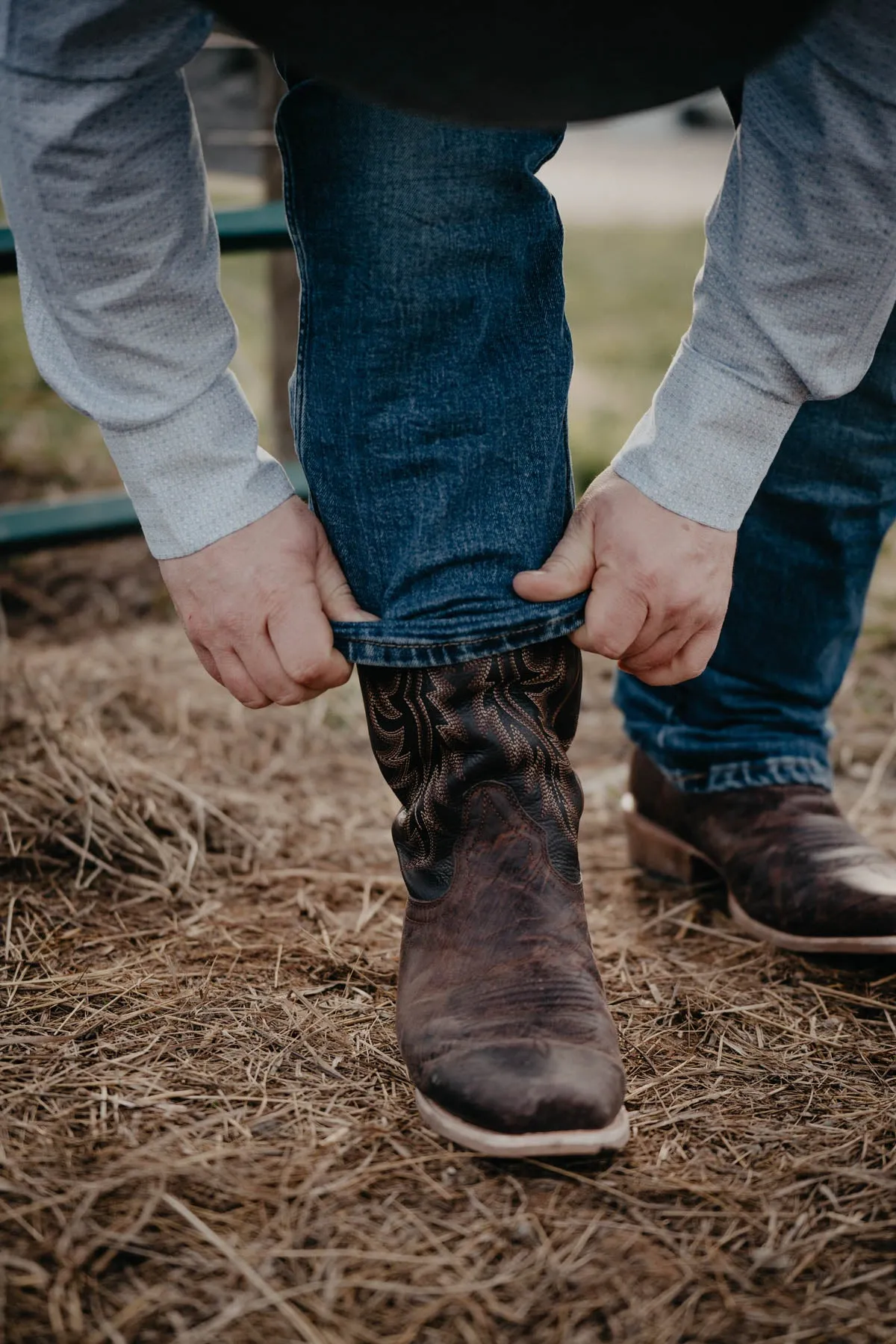 Men's Ariat 'Ringer' Cowboy Boots (Sizes 8-13; EE Width) {Dusted Wheat}