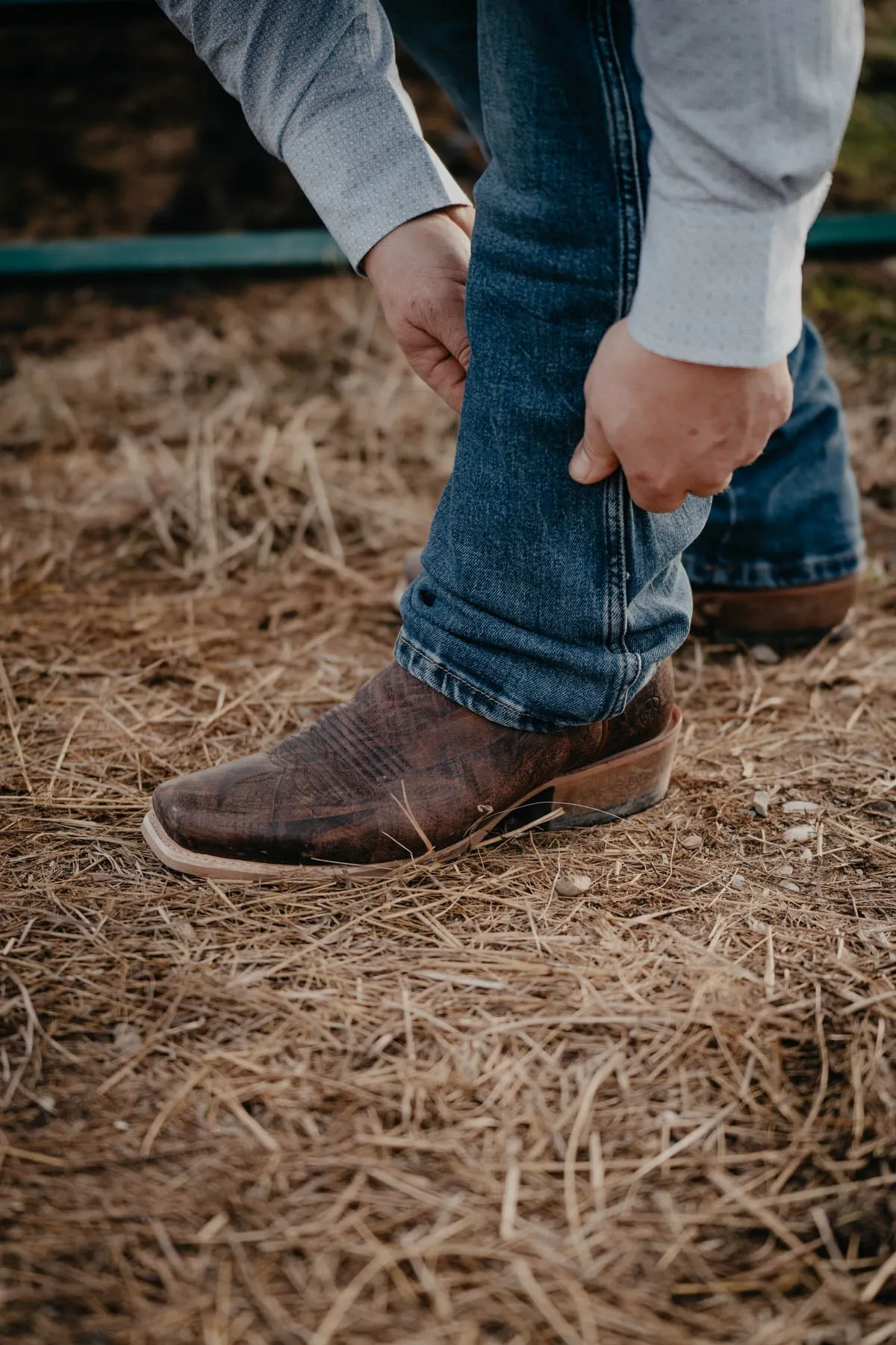 Men's Ariat 'Ringer' Cowboy Boots (Sizes 8-13; EE Width) {Dusted Wheat}