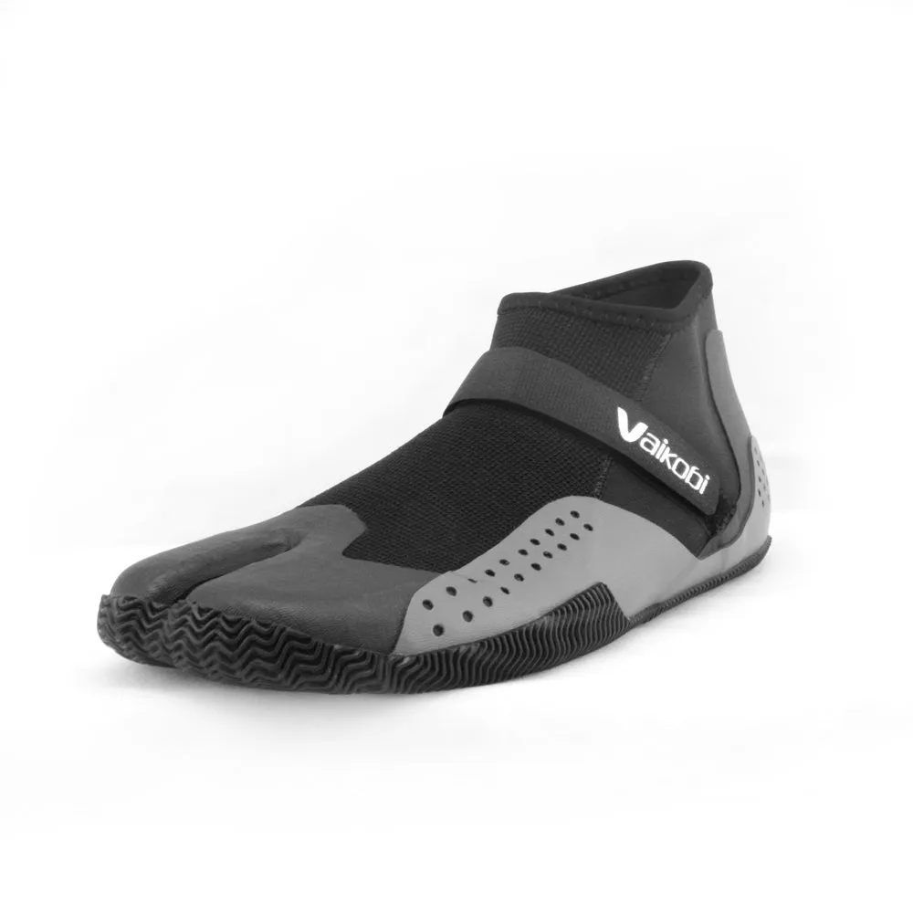 Speed grip split toe boot