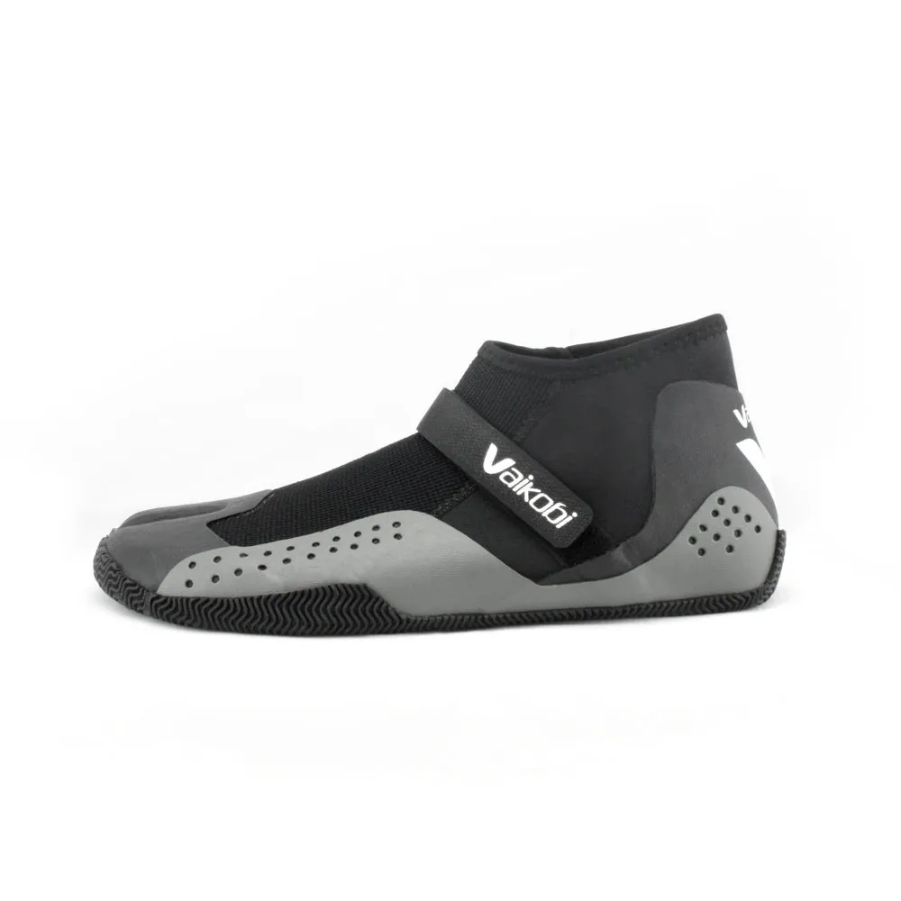 Speed grip split toe boot