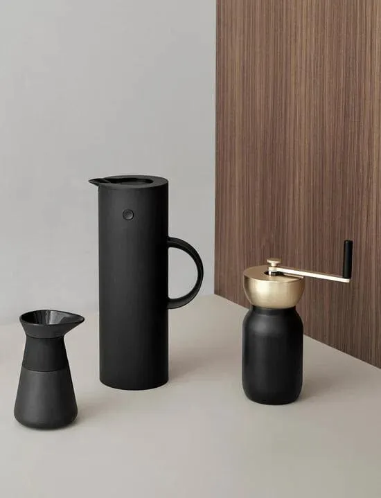 Stelton EM77 vacuum jug 1 L soft black 995-3