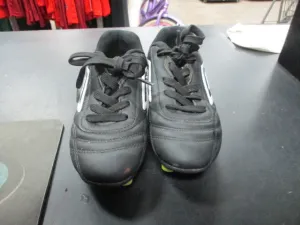 Used Umbro Size Youth 13 Soccer Cleats