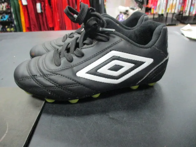 Used Umbro Size Youth 13 Soccer Cleats