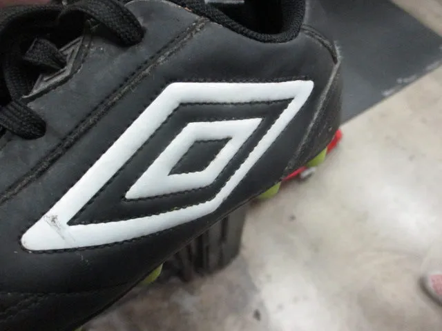 Used Umbro Soccer Cleats Size 2