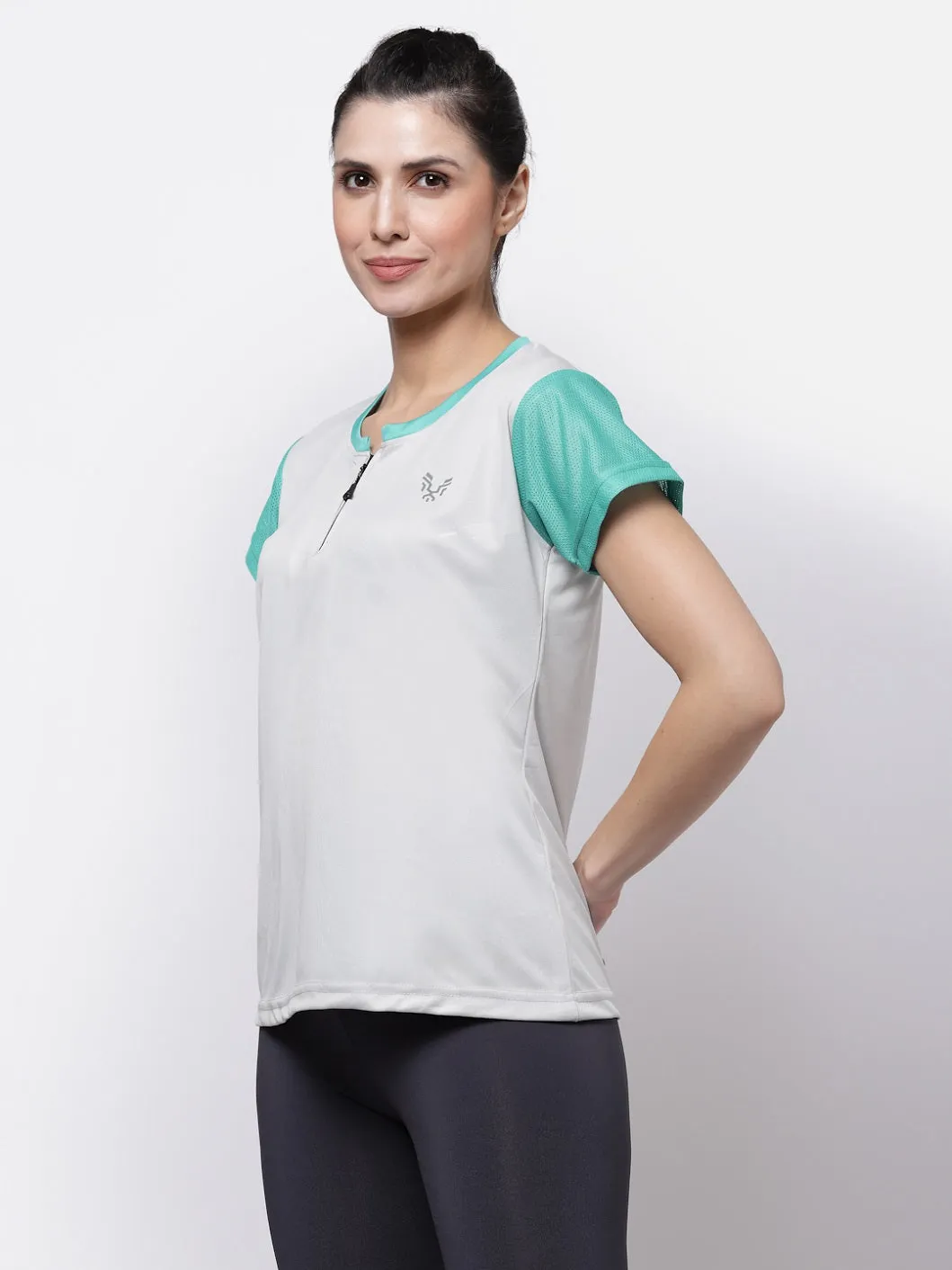 UZARUS Women's Half Sleeves Sports Gym T-Shirt With Zipper